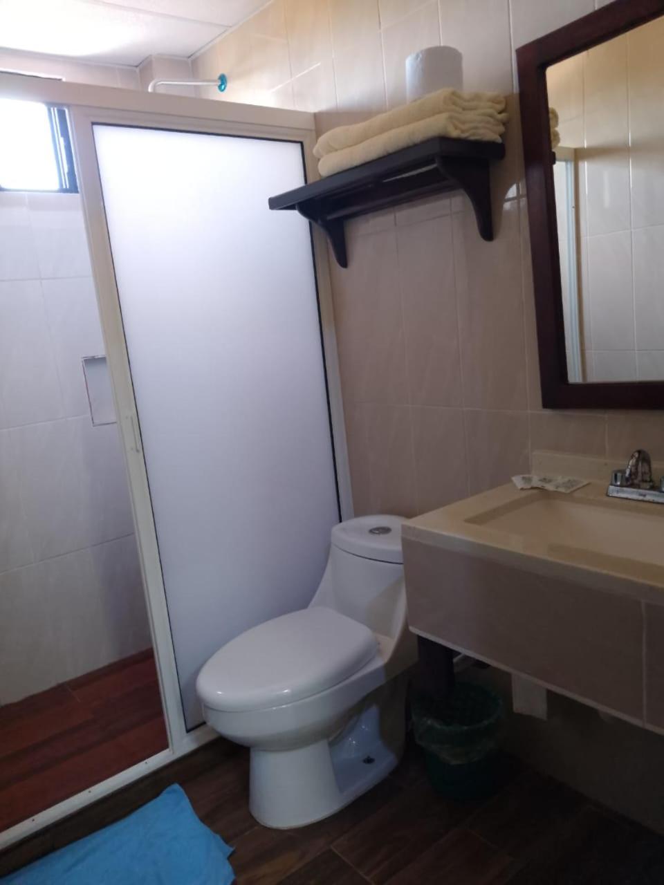 Hotel Real Del Quijote A Solo 50 Metros De La Playa Tecolutla